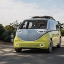 Volkswagen představil koncept elektrického mikrobusu I.D. Buzz, který nepotřebuje řidiče